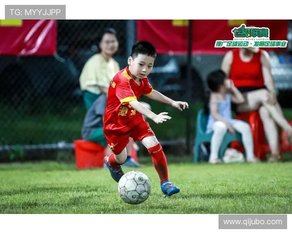 深入探索足球明星的成长历程与成就，了解他们的职业生涯与个人魅力
